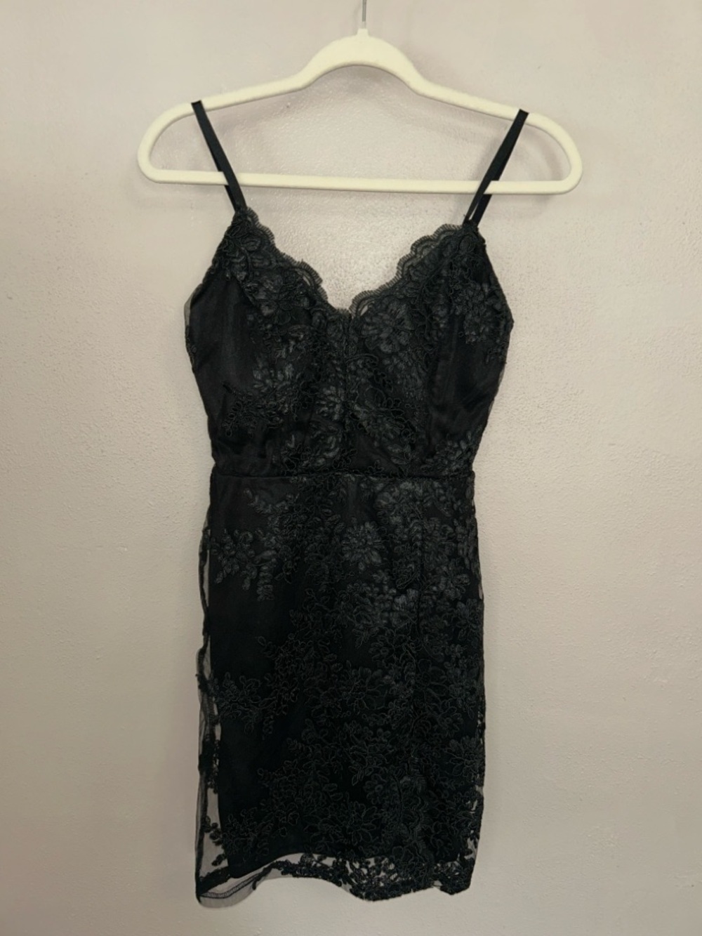 Black Lace Spaghetti-Strap baddie Prom Dress